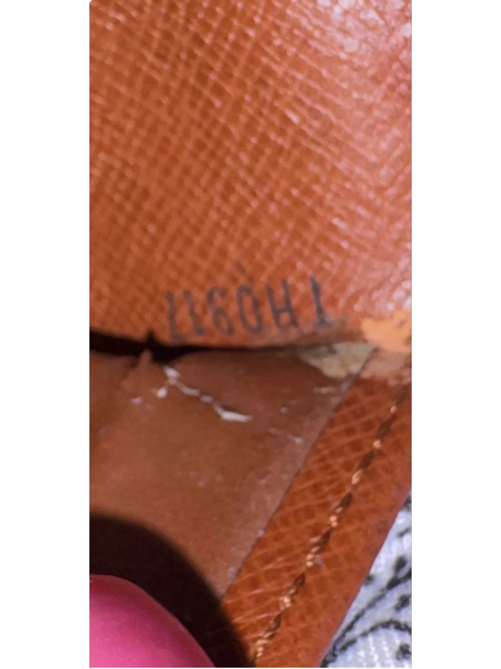 Louis Vuitton Monogram Elise Wallet - Picture 9 of 16